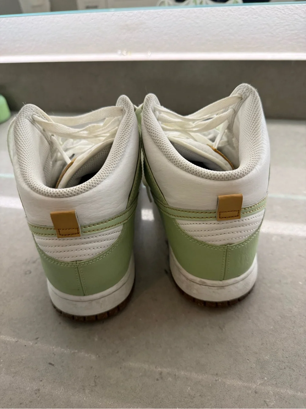 Nike color melon